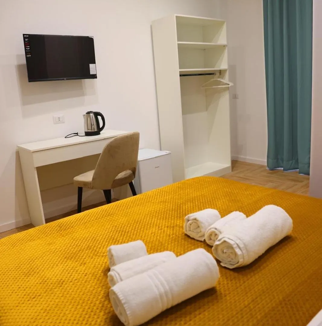 Cc Rooms Naples Guest house